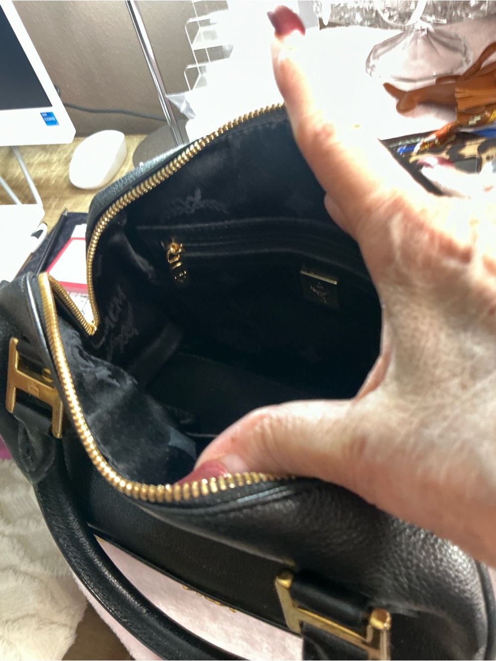 MCM München Black Leather Boston Satchel Gold Hardware - Picture 11 of 14